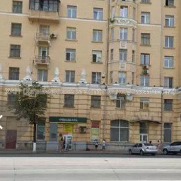 Продам нежилую недвижимость, помещение свободного назначения , 7  ком., 202 м², частичный ремонт 