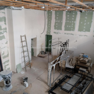 Продам нежилую недвижимость, помещение свободного назначения , 7  ком., 202 м², частичный ремонт 