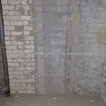 Продам квартиру, Героев Харькова просп. , 1  ком., 42.20 м², без внутренних работ 
