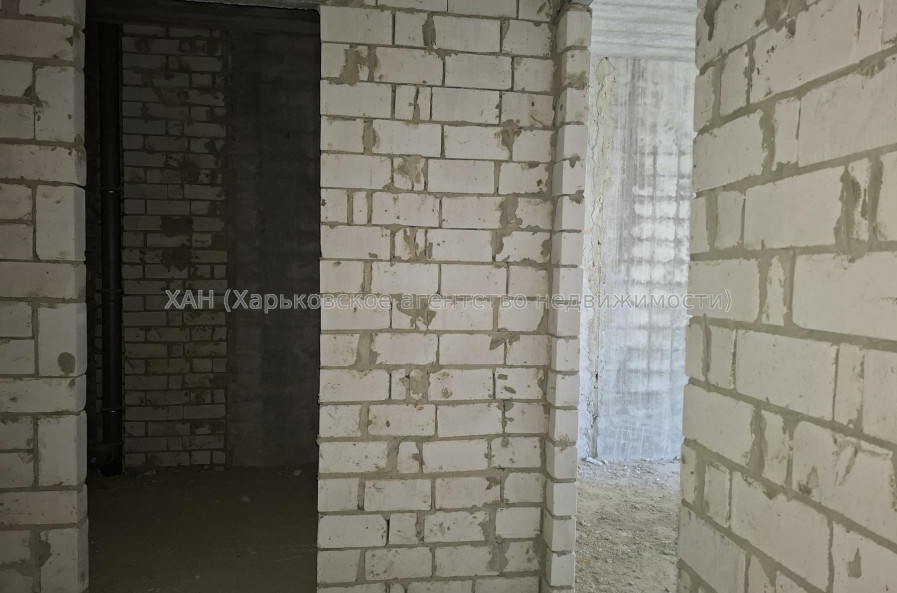 Продам квартиру, Героев Харькова просп. , 1  ком., 42.20 м², без внутренних работ 