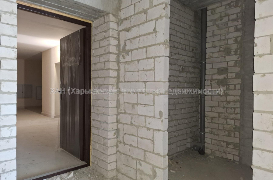 Продам квартиру, Героев Харькова просп. , 1  ком., 42.20 м², без внутренних работ 