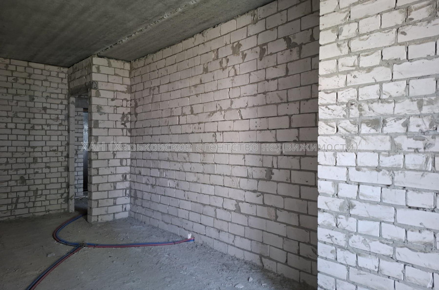 Продам квартиру, Героев Харькова просп. , 1  ком., 42.20 м², без внутренних работ 