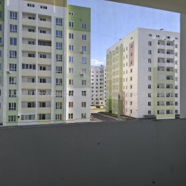 Продам квартиру, Героев Харькова просп. , 1 кім., 42.20 м², без внутренних работ