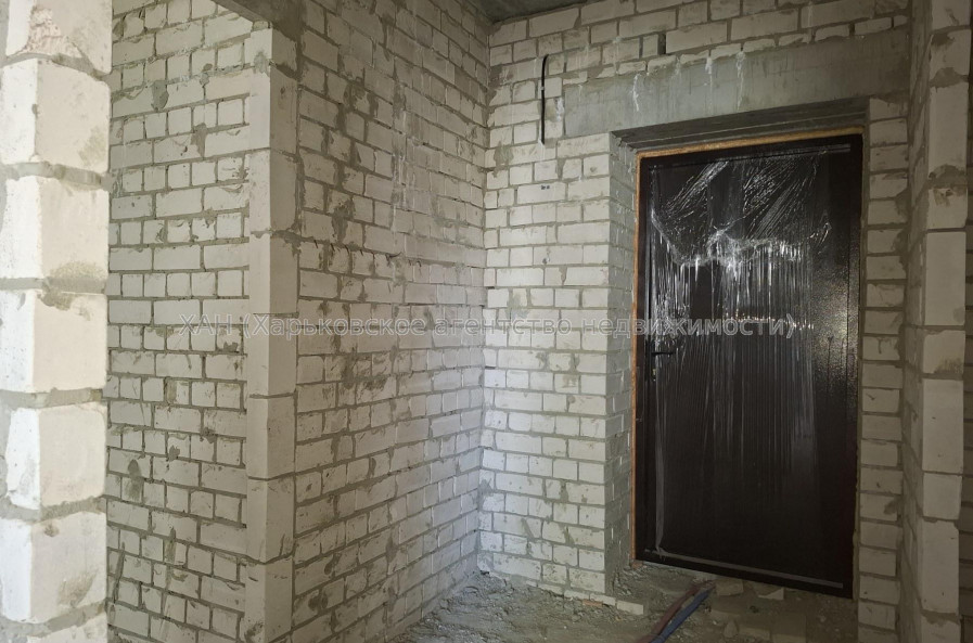 Продам квартиру, Героев Харькова просп. , 1  ком., 42.20 м², без внутренних работ 