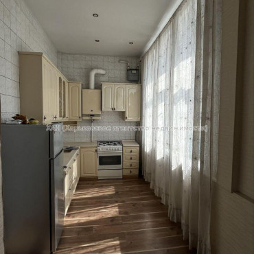 Продам квартиру, Гиршмана ул. , 5  ком., 110 м², капитальный ремонт 
