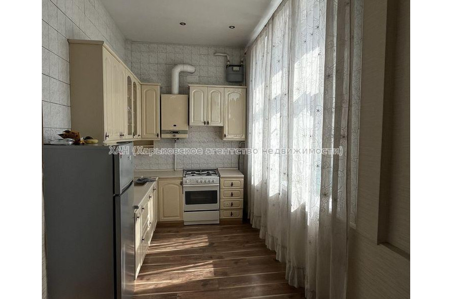 Продам квартиру, Гиршмана ул. , 5  ком., 110 м², капитальный ремонт 