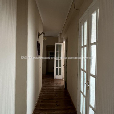 Продам квартиру, Гиршмана ул. , 5  ком., 110 м², капитальный ремонт 