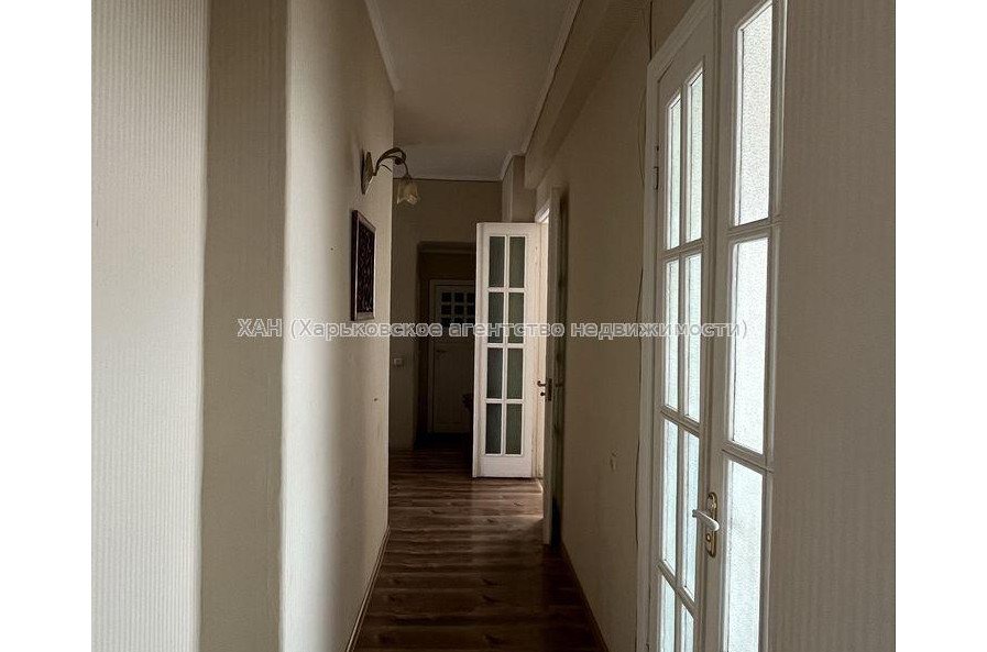Продам квартиру, Гиршмана ул. , 5  ком., 110 м², капитальный ремонт 