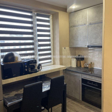 Продам квартиру, Зубарева Александра ул. , 1  ком., 33 м², капитальный ремонт 