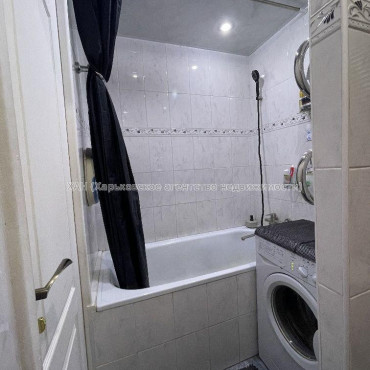 Продам квартиру, Зубарева Александра ул. , 1  ком., 33 м², капитальный ремонт 