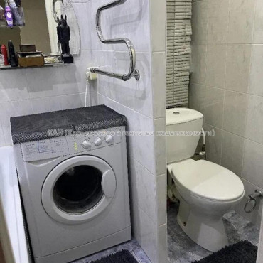 Продам квартиру, Зубарева Александра ул. , 1  ком., 33 м², капитальный ремонт 