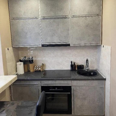 Продам квартиру, Зубарева Александра ул. , 1  ком., 33 м², капитальный ремонт 