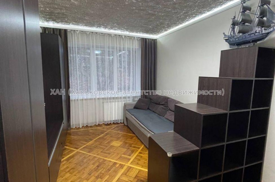 Продам квартиру, Познанская ул. , 1 кім., 30.50 м², капитальный ремонт 