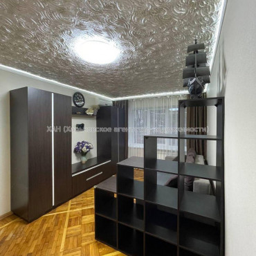 Продам квартиру, Познанская ул. , 1 кім., 30.50 м², капитальный ремонт 