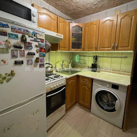 Продам квартиру, Познанская ул. , 1 кім., 30.50 м², капитальный ремонт