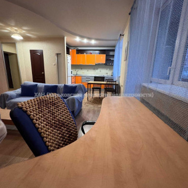 Сдам квартиру, Клочковская ул. , 1  ком., 42.20 м², капитальный ремонт 