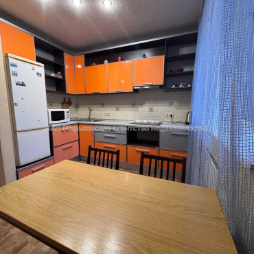Сдам квартиру, Клочковская ул. , 1  ком., 42.20 м², капитальный ремонт 
