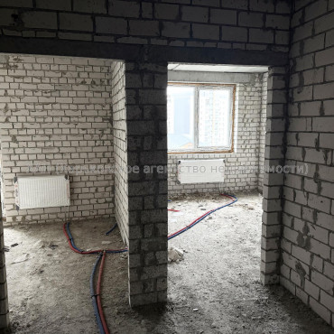 Продам квартиру, Полтавский Шлях ул. , 184 , 1  ком., 41 м², без внутренних работ 