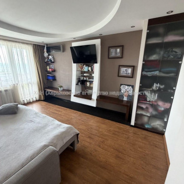 Продам квартиру, Соборности Украины ул. , 1 кім., 39 м², авторский дизайн 