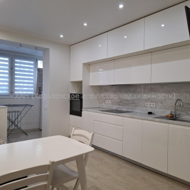 Сдам квартиру, Мира ул. , 2  ком., 55.80 м², евроремонт 