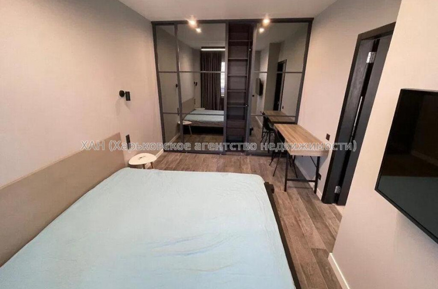 Продам квартиру, Сухумская ул. , 1 кім., 50 м², авторский дизайн 