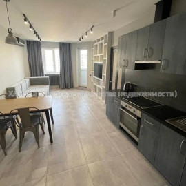 Продам квартиру, Сухумская ул. , 1 кім., 50 м², авторский дизайн