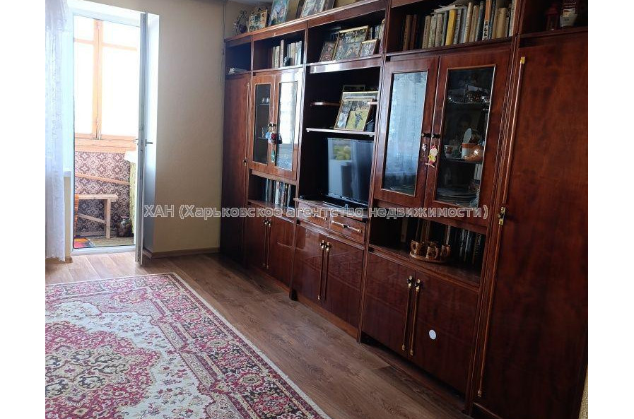 Продам квартиру, Юбилейный просп. , 4  ком., 80 м², косметический ремонт 