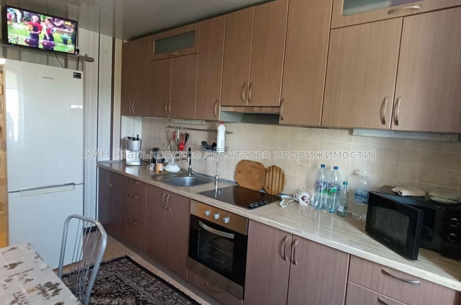 Продам квартиру, Юбилейный просп. , 4  ком., 80 м², косметический ремонт 