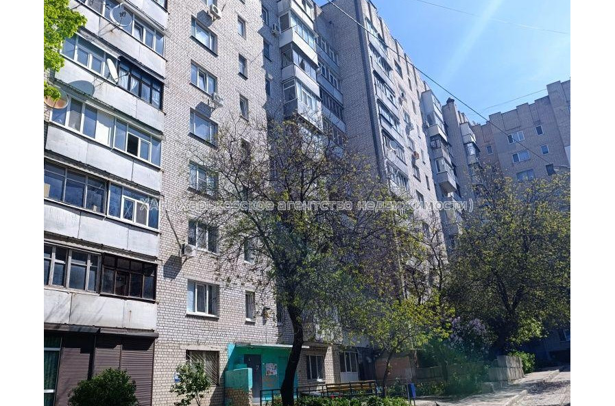 Продам квартиру, Юбилейный просп. , 4  ком., 80 м², косметический ремонт 