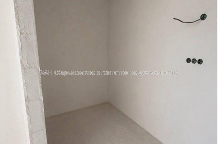 Продам квартиру, Зерновая ул. , 3  ком., 81 м², без отделочных работ 