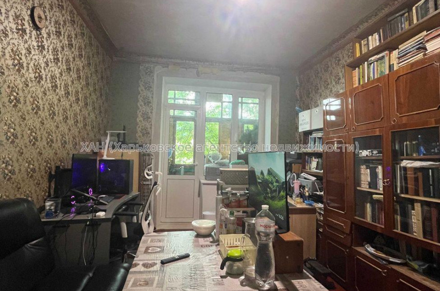 Продам квартиру, Мира ул. , 2 кім., 37 м², косметический ремонт 