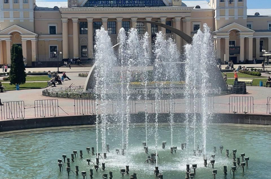 Продам квартиру, Евгения Котляра ул. , 3  ком., 90 м², советский ремонт 