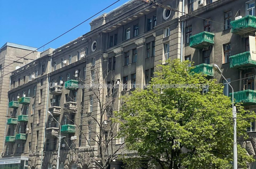 Продам квартиру, Евгения Котляра ул. , 3  ком., 90 м², советский ремонт 