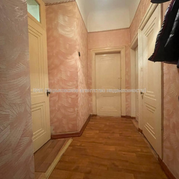 Продам квартиру, Евгения Котляра ул. , 3  ком., 90 м², советский ремонт 