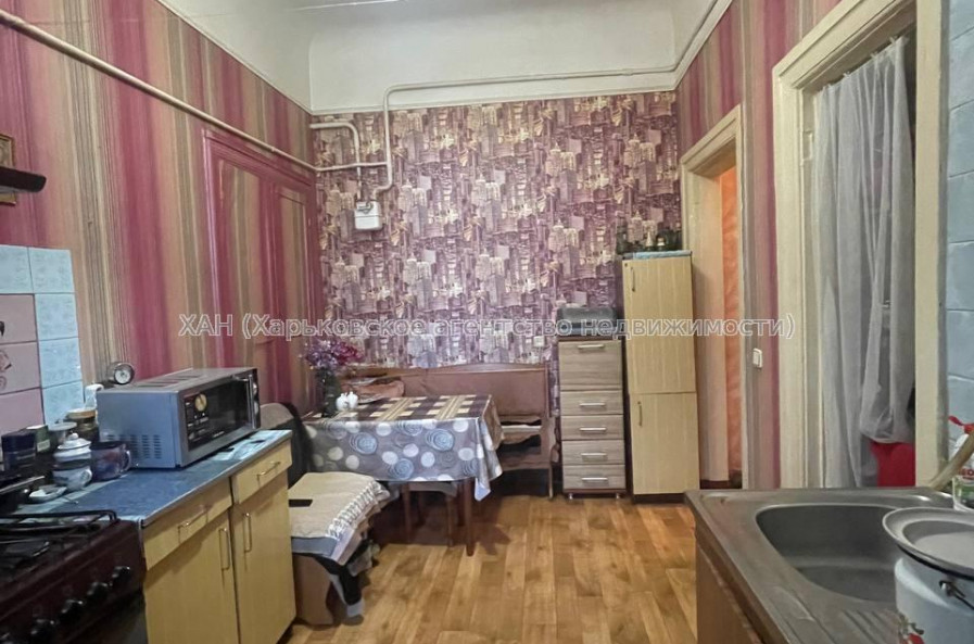 Продам квартиру, Евгения Котляра ул. , 3  ком., 90 м², советский ремонт 