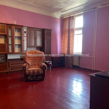 Продам квартиру, Евгения Котляра ул. , 3  ком., 90 м², советский ремонт 