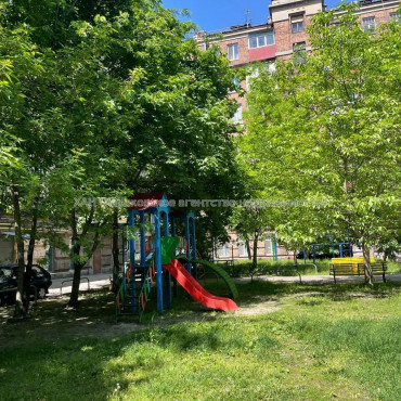 Продам квартиру, Евгения Котляра ул. , 3  ком., 90 м², советский ремонт 