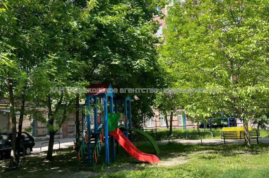 Продам квартиру, Евгения Котляра ул. , 3  ком., 90 м², советский ремонт 