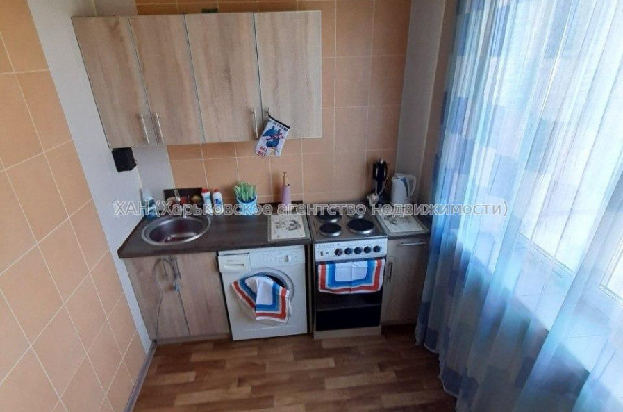 Продам квартиру, Соборности Украины ул. , 1  ком., 38 м², капитальный ремонт 