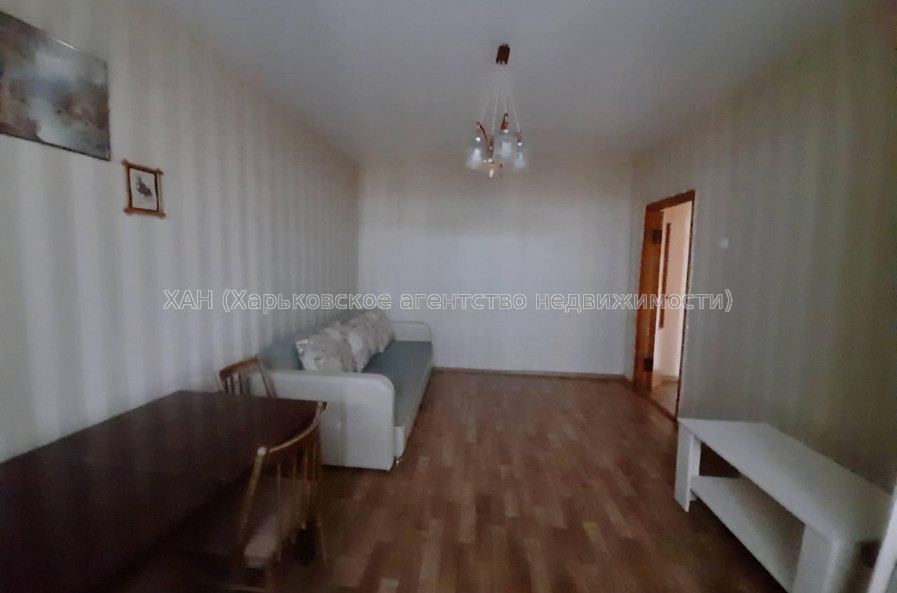 Продам квартиру, Соборности Украины ул. , 1  ком., 38 м², капитальный ремонт 
