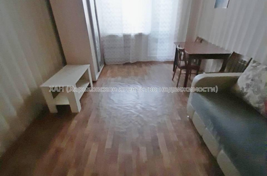 Продам квартиру, Соборности Украины ул. , 1  ком., 38 м², капитальный ремонт 