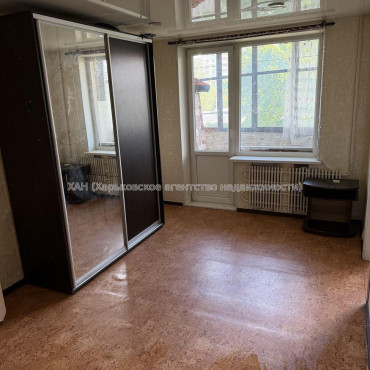 Продам квартиру, Победы просп. , 1  ком., 32 м², косметический ремонт 