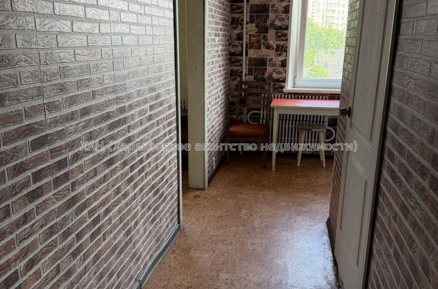 Продам квартиру, Победы просп. , 1  ком., 32 м², косметический ремонт 