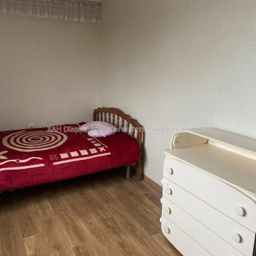 Продам квартиру, Вальтера ул. , 2 кім., 47 м², косметический ремонт 