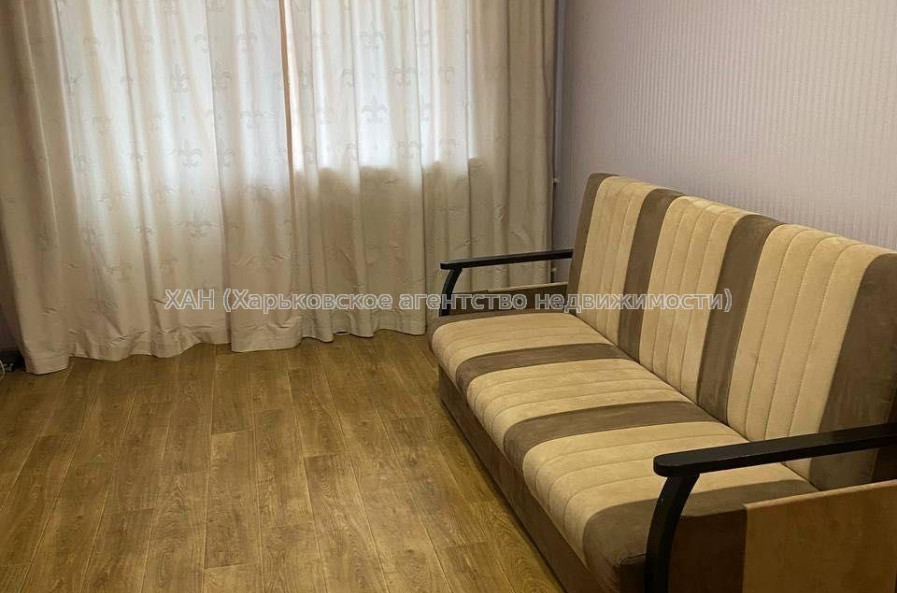 Продам квартиру, Вальтера ул. , 2 кім., 47 м², косметический ремонт 