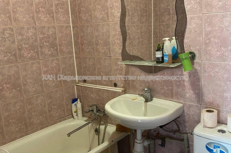 Продам квартиру, Вальтера ул. , 2 кім., 47 м², косметический ремонт 