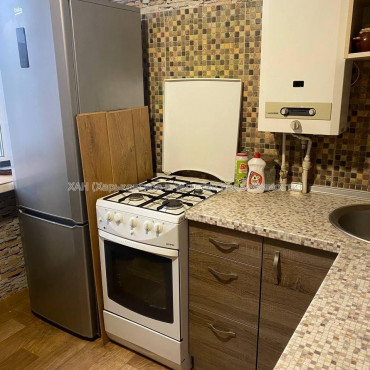 Продам квартиру, Вальтера ул. , 2 кім., 47 м², косметический ремонт 