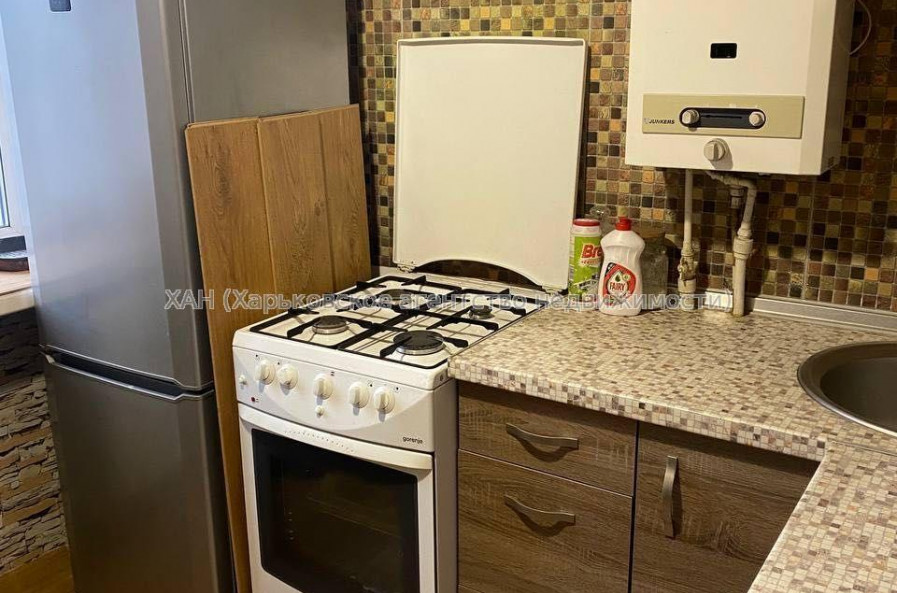 Продам квартиру, Вальтера ул. , 2 кім., 47 м², косметический ремонт 