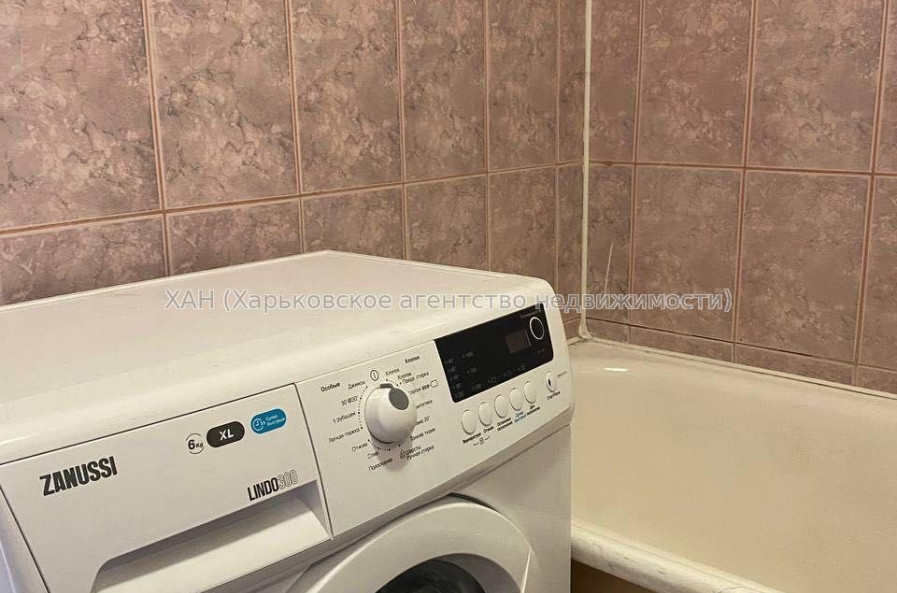 Продам квартиру, Вальтера ул. , 2 кім., 47 м², косметический ремонт 