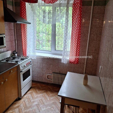 Продам квартиру, Владислава Зубенко ул. , 1  ком., 31.30 м², косметический ремонт 